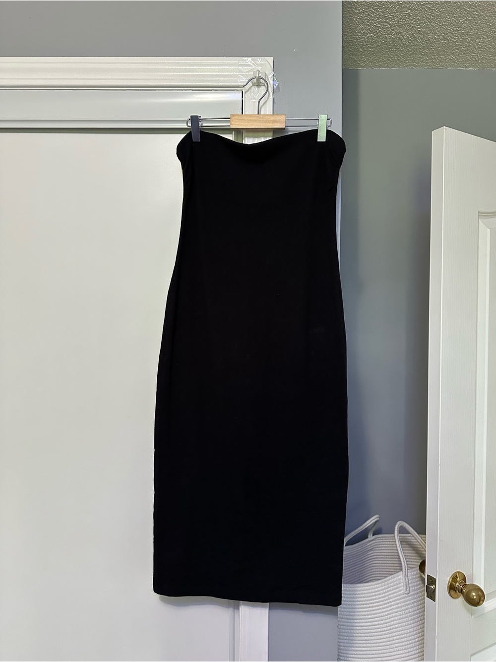 Heart & Hips Black Strapless Sheath Dress